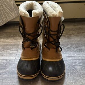 Sorel women Tan and Black Boots